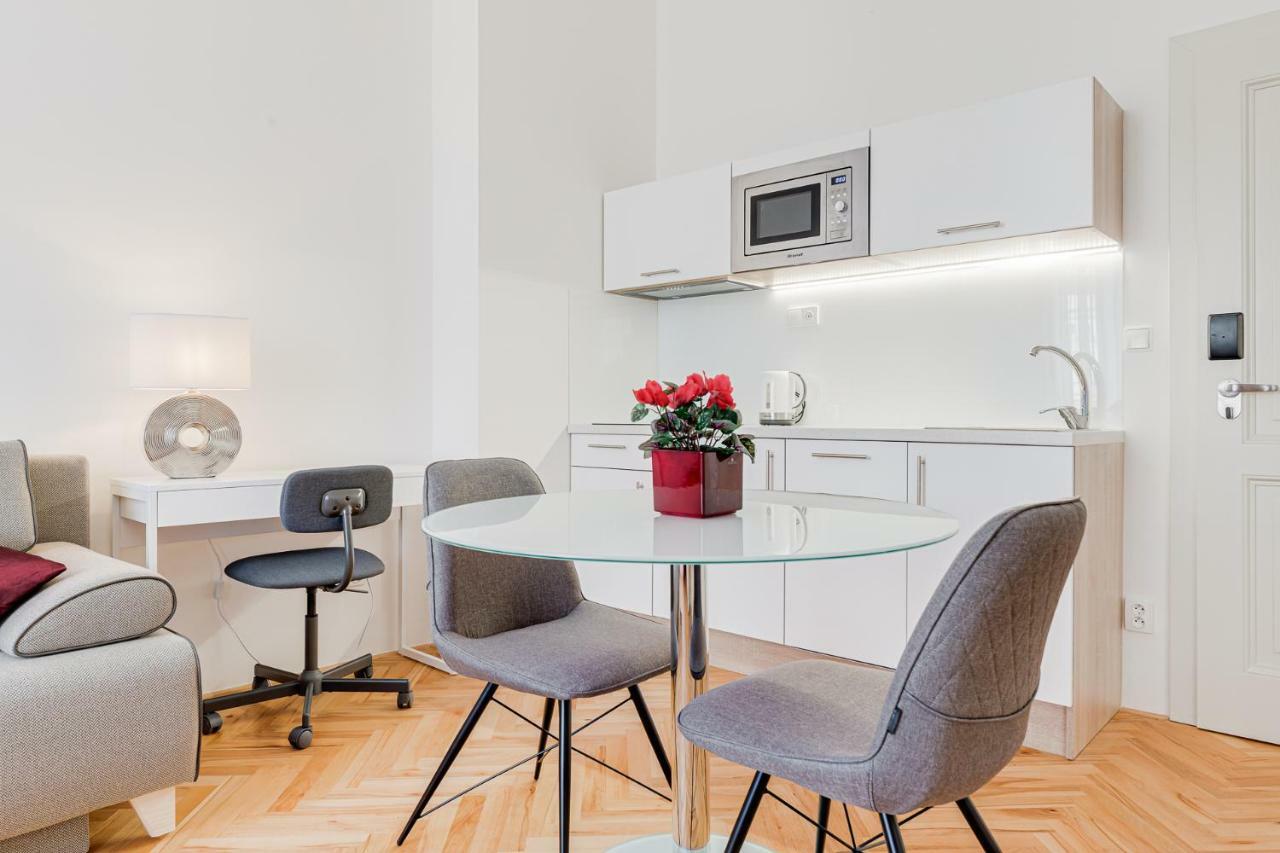 Gold Art Apartments Prague Ngoại thất bức ảnh